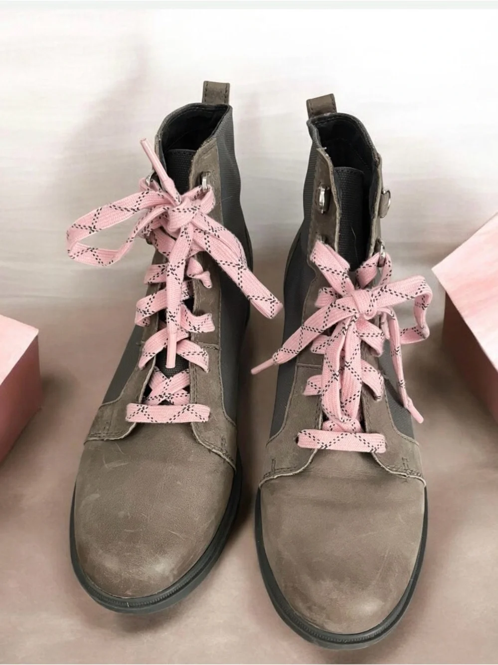 Evie II Nw Lace Sorel Wedge Boots with original box- gray/taupe